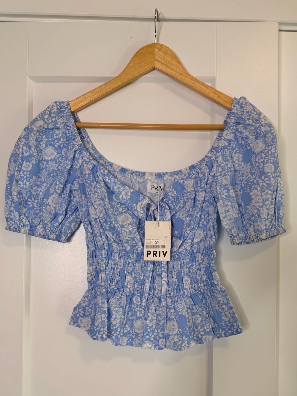 Source Unknown Blue Floral Smocked Puff-Sleeve Top